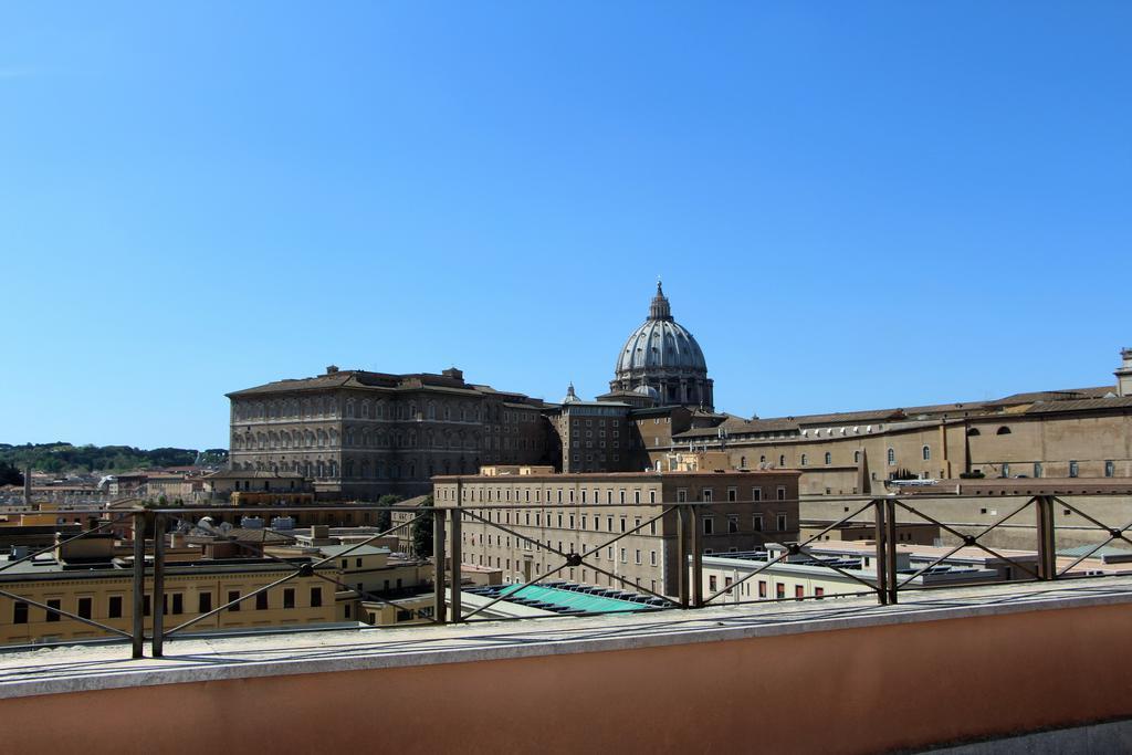 La Rosa Del Vaticano Luxury Apartment Рим Екстериор снимка
